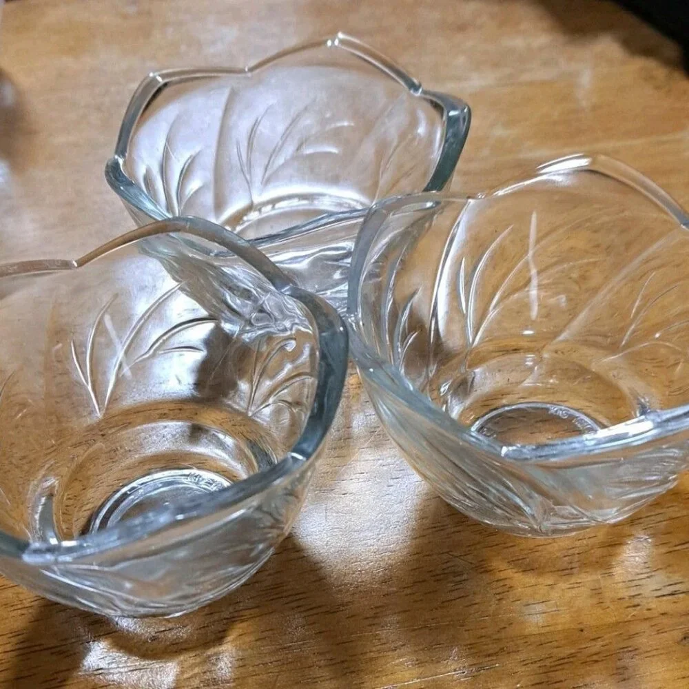 Decorative Glass Votive Candle‎ Holder Tulip Shape Embossed Set 3